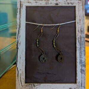 Pair of earrings